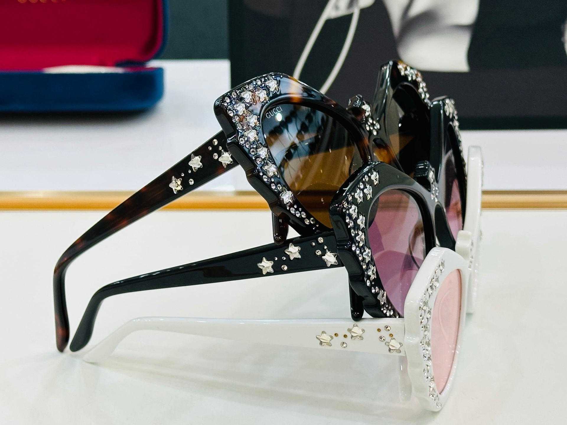 GUCCI CRYSTAL STUDDED CAT EYE FRAME SUNGLASSES GG1095S IN ACETATE