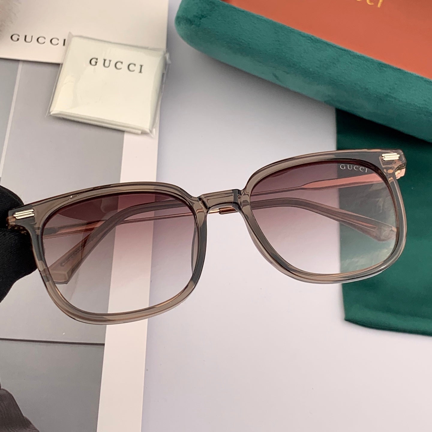 GUCCI SQUARE FRAME SUNGLASSES G55501 IN ACETATE