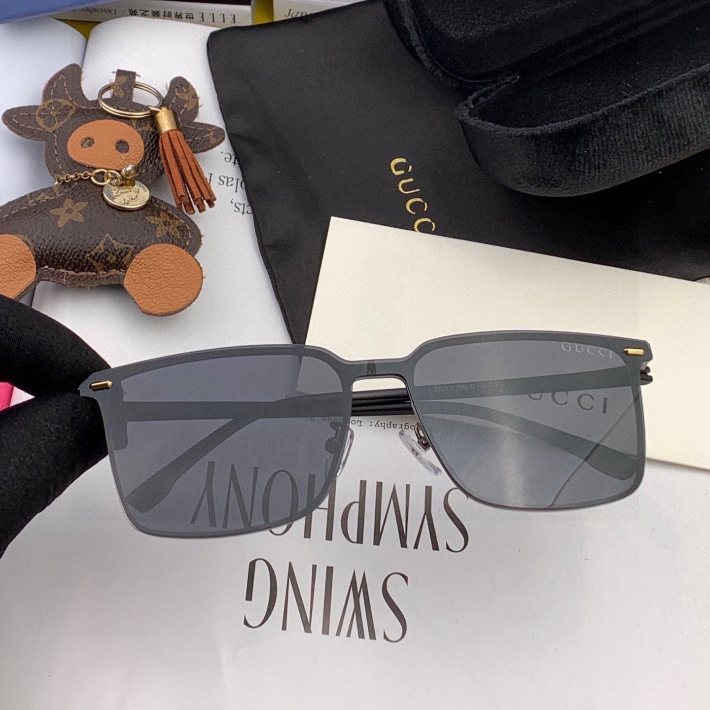 GUCCI RECTANGULAR FRAME SUNGLASSES G11363 IN METAL