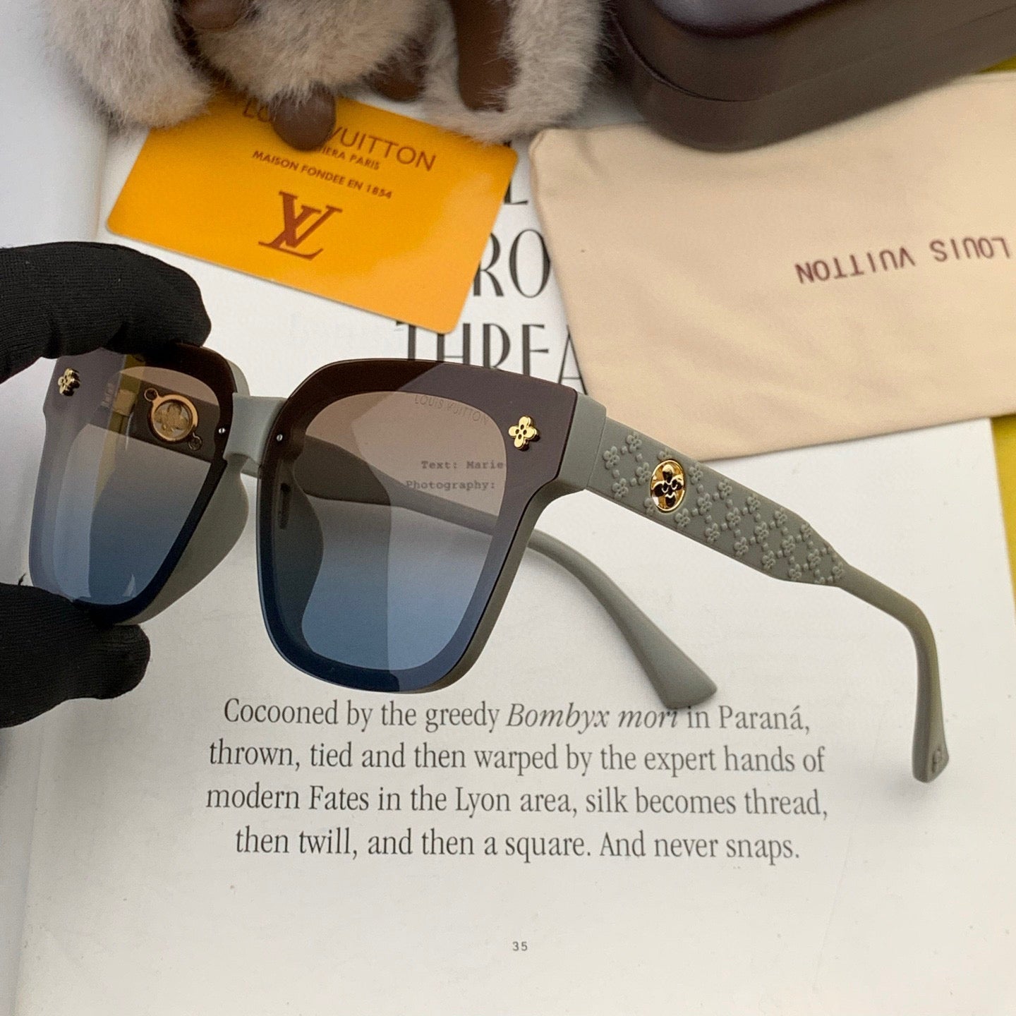 LOUIS VUITTON SQUARE SUNGLASSES L2201 IN LIGHT GREY ACETATE