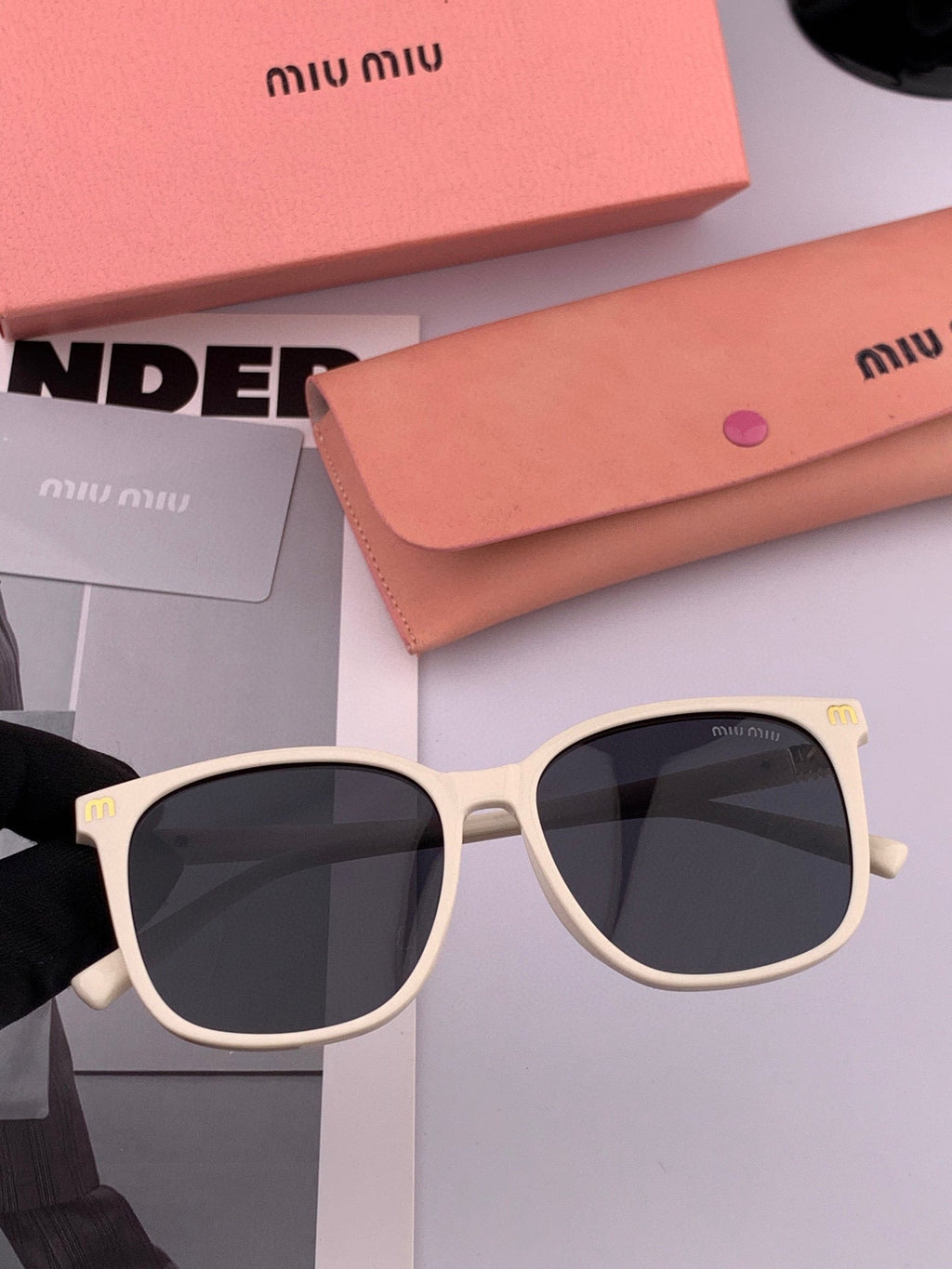 MIU MIU RUNWAY SQUARE SUNGLASSES M4389 IN ACETATE