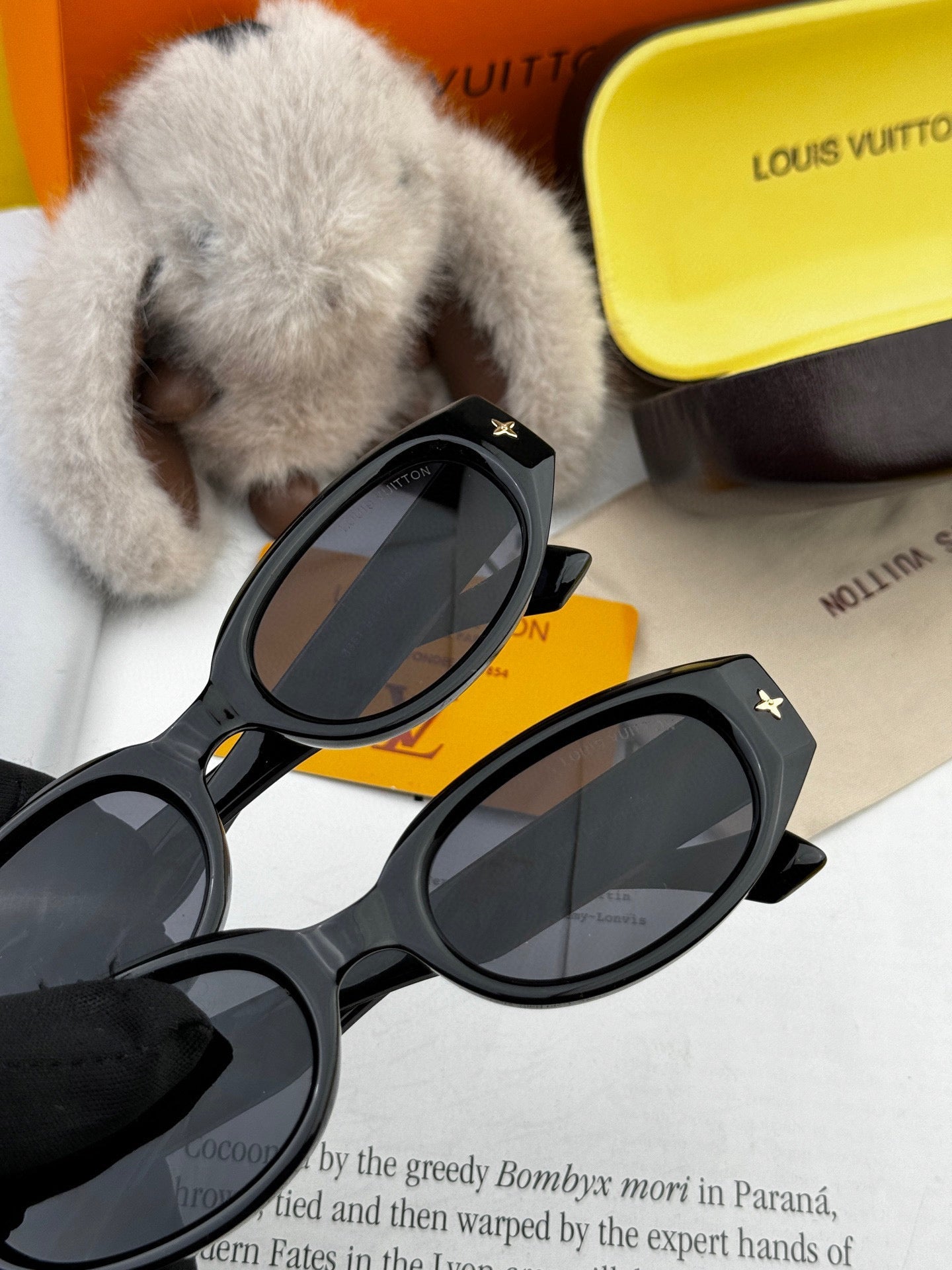 LOUIS VUITTON CAT EYE SUNGLASSES L1335 IN BLACK ACETATE