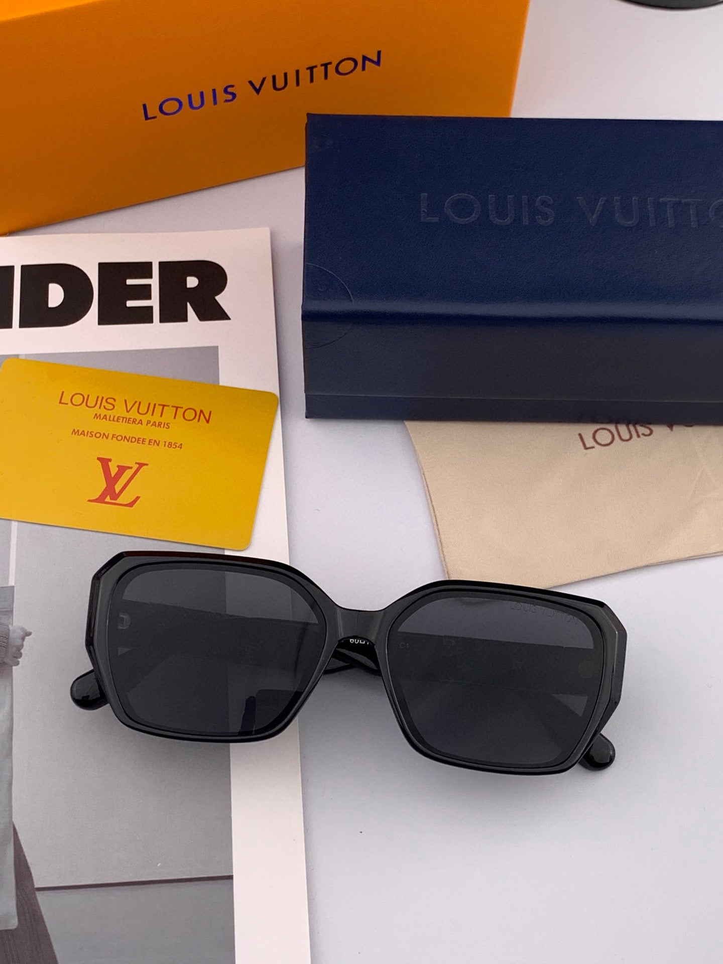 LOUIS VUITTON SQUARE SUNGLASSES L7132 IN ACETATE