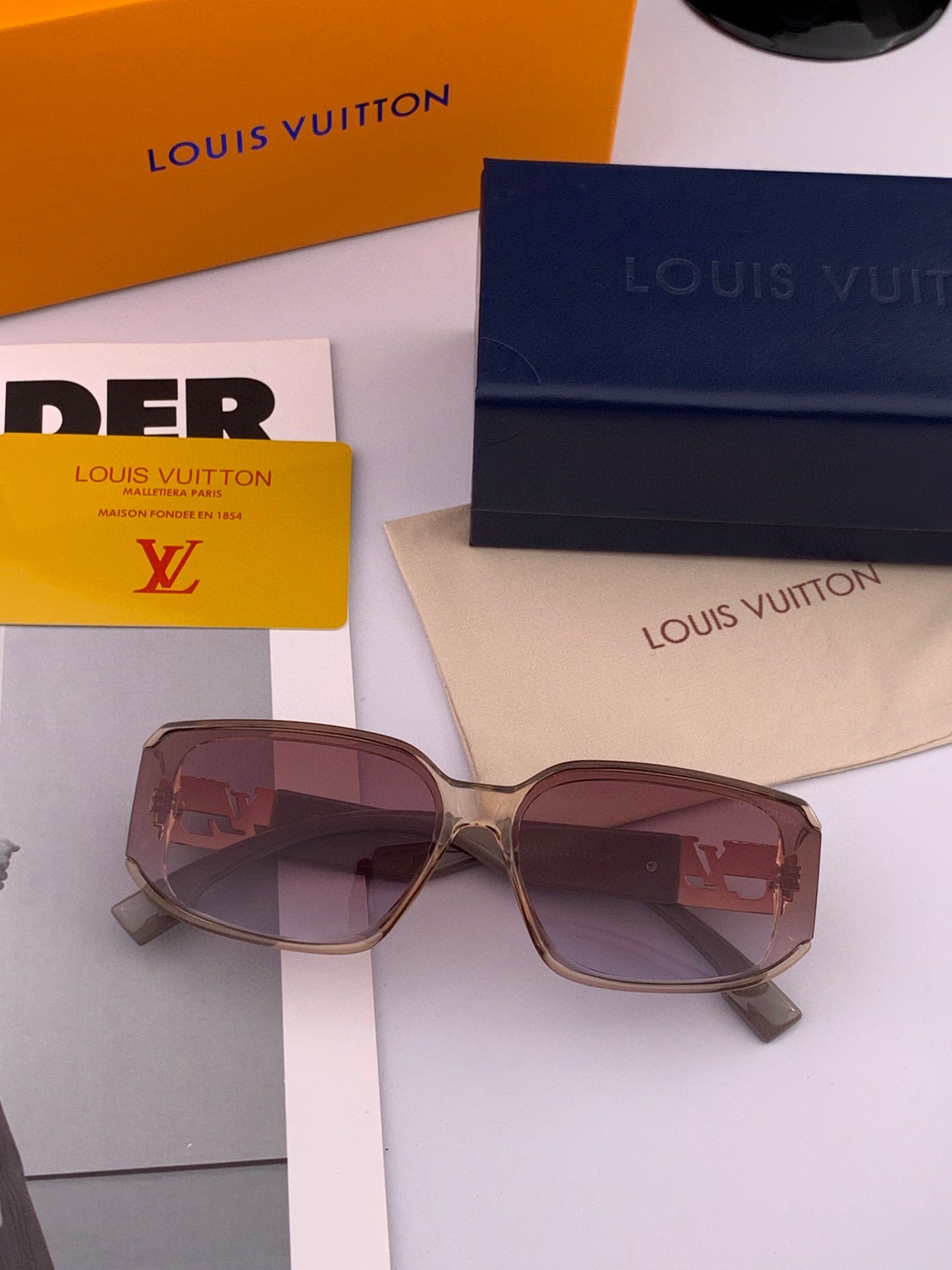LOUIS VUITTON SQUARE SUNGLASSES L5551 IN ACETATE