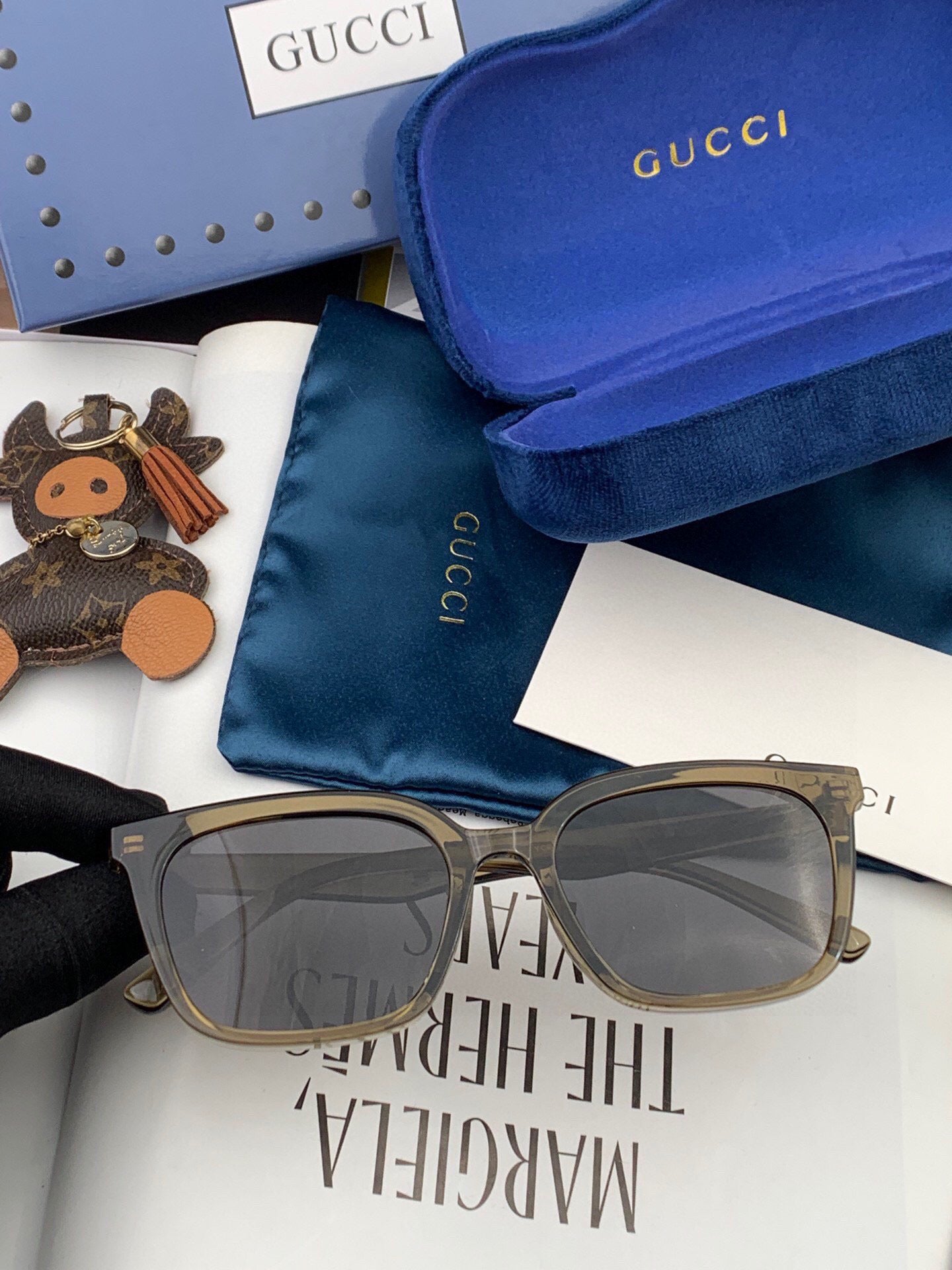 GUCCI RECTANGULAR FRAME SUNGLASSES G6290 IN ACETATE