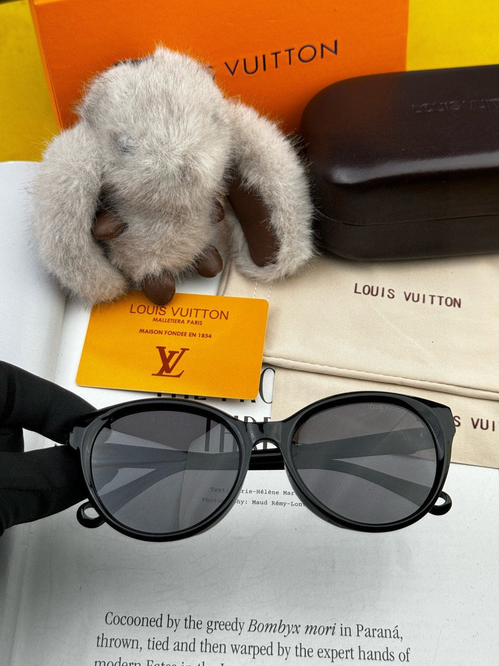 LOUIS VUITTON CAT EYE SUNGLASSES L6907 IN ACETATE