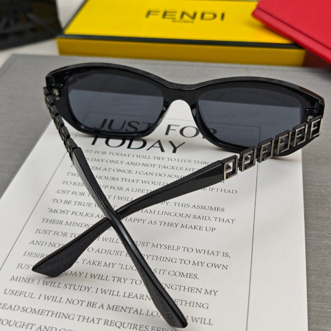 FENDI ROMA RECTANGULAR FRAME SUNGLASSES 55103 IN ACETATE