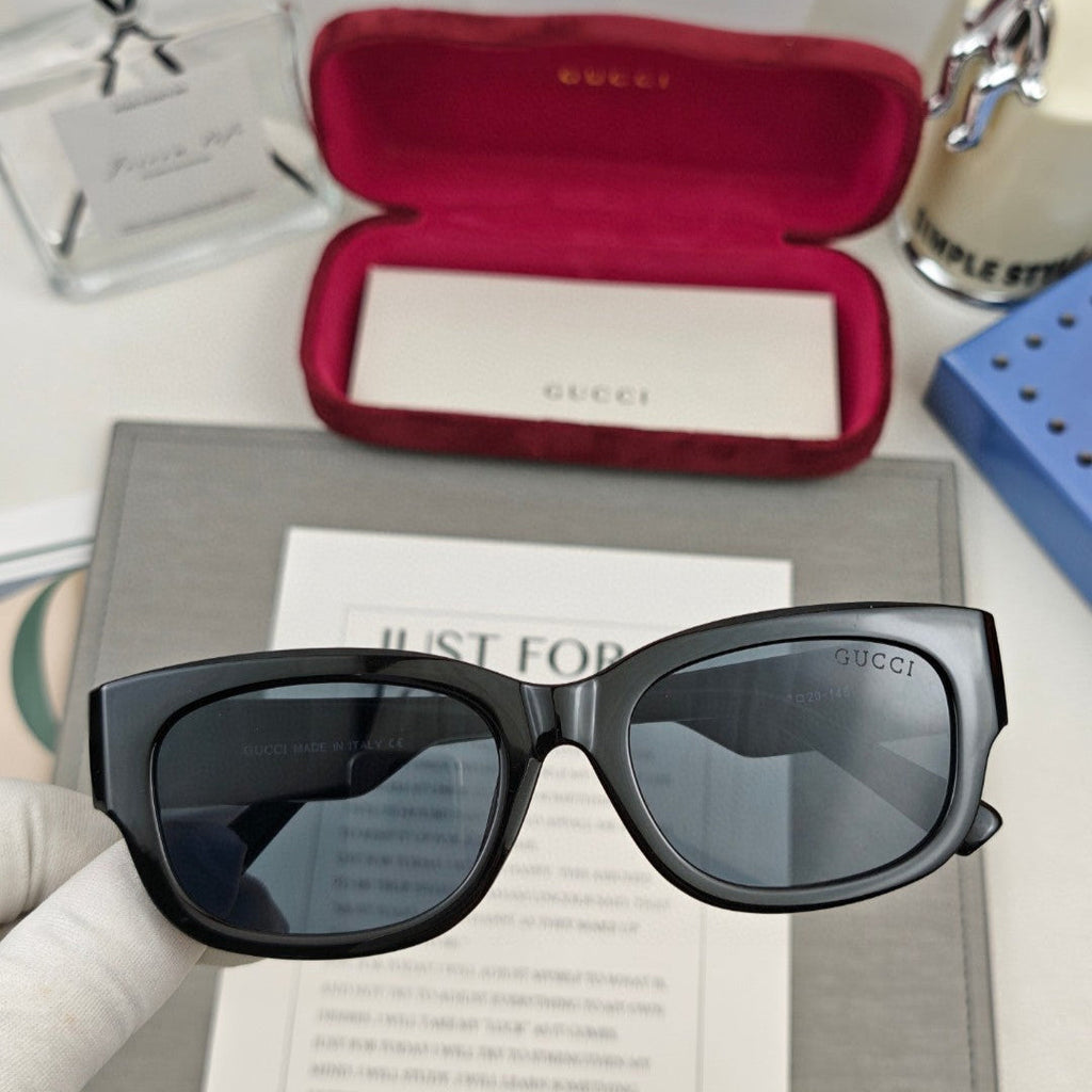 GUCCI EMBOSSED LOGO OVAL FRAME SUNGLASSES 69100 IN ACETATE