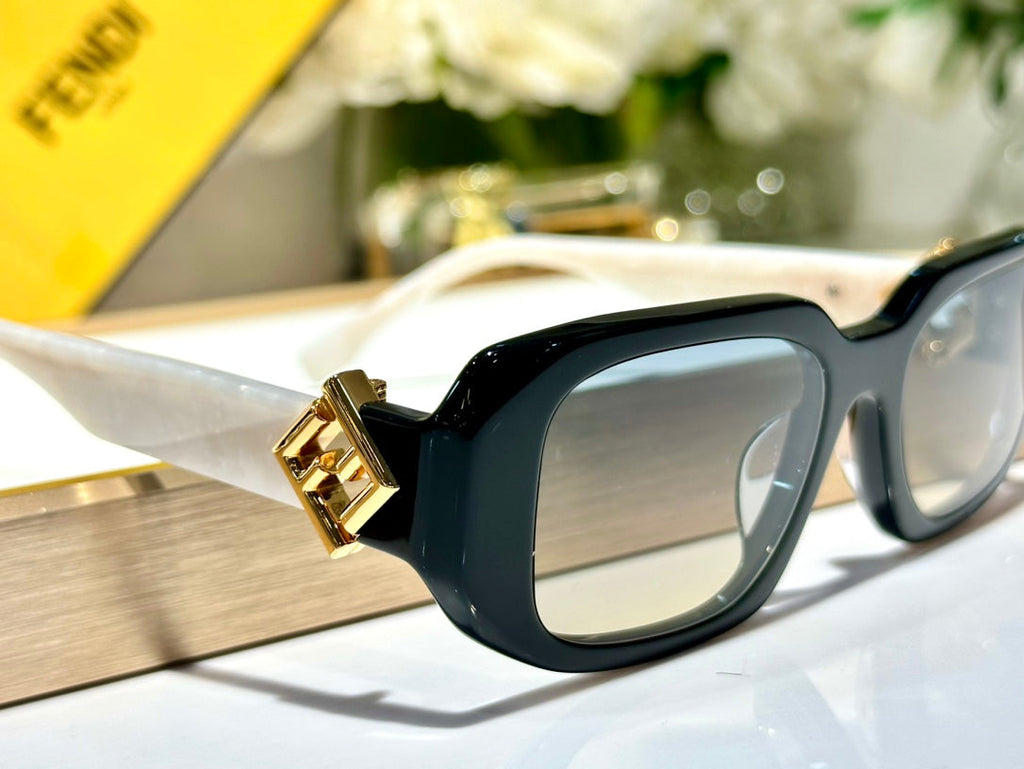 FENDI ROMA RECTANGULAR FRAME SUNGLASSES FE40151U IN ACETATE