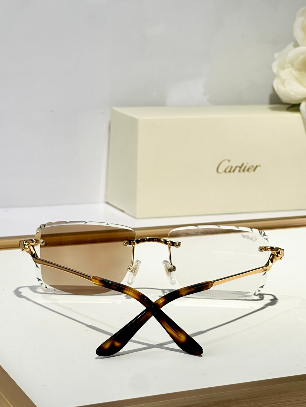 CARTIER PANTHÈRE PHOTOCHROMIC LENSES RIMLESS SQUARE FRAME SUNGLASSES 580910 IN METAL