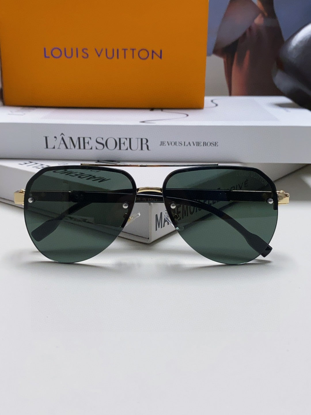 LOUIS VUITTON PILOT SUNGLASSES 582589 IN GOLD METAL DARK GREEN LENSES