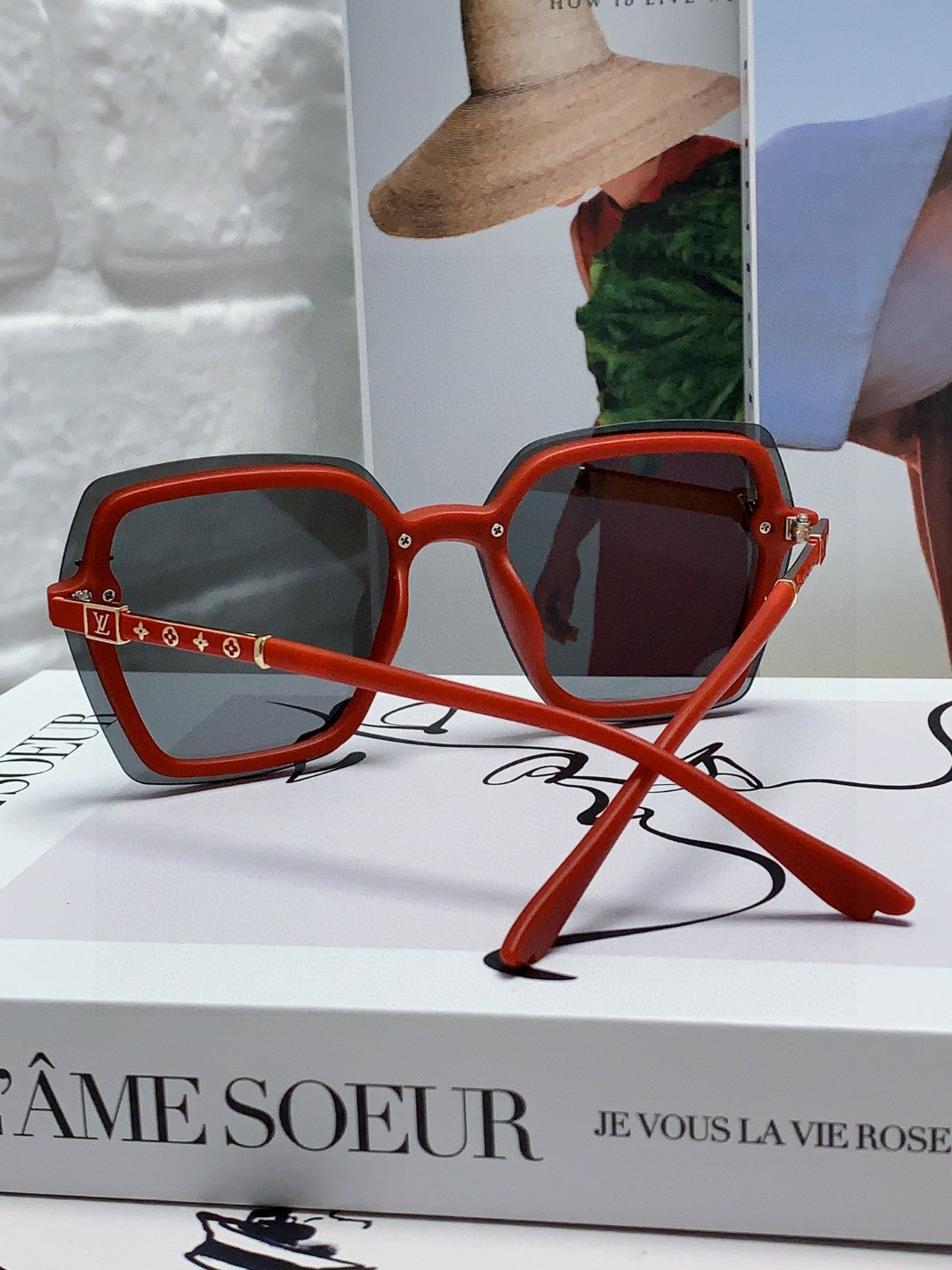 LOUIS VUITTON SQUARE SUNGLASSES 581355 IN RED ACETATE GREY LENSES