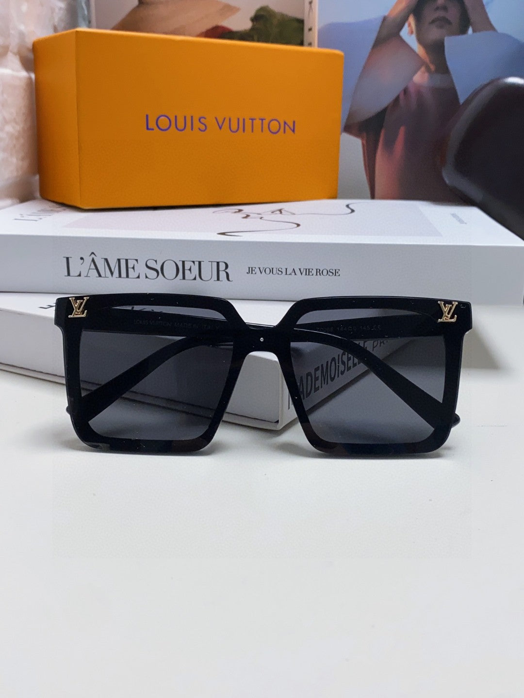 LOUIS VUITTON SQUARE SUNGLASSES 581370 IN BLACK ACETATE