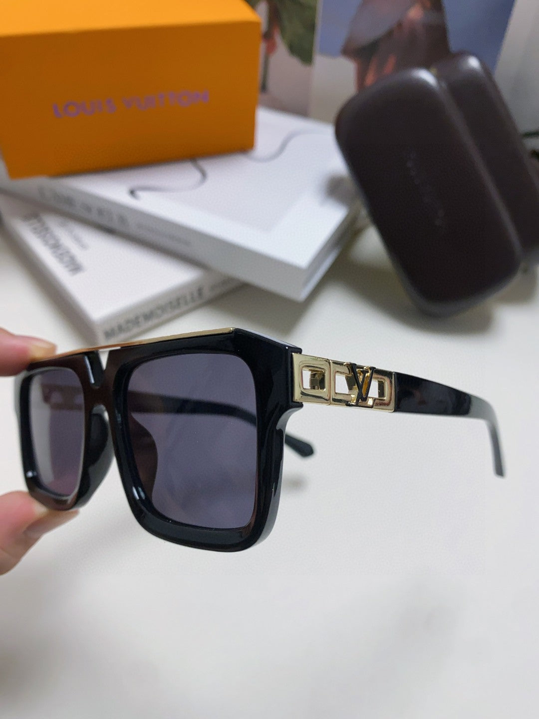 LOUIS VUITTON MASCOT PILOT SQUARE SUNGLASSES 581378 IN BLACK ACETATE GOLD METAL