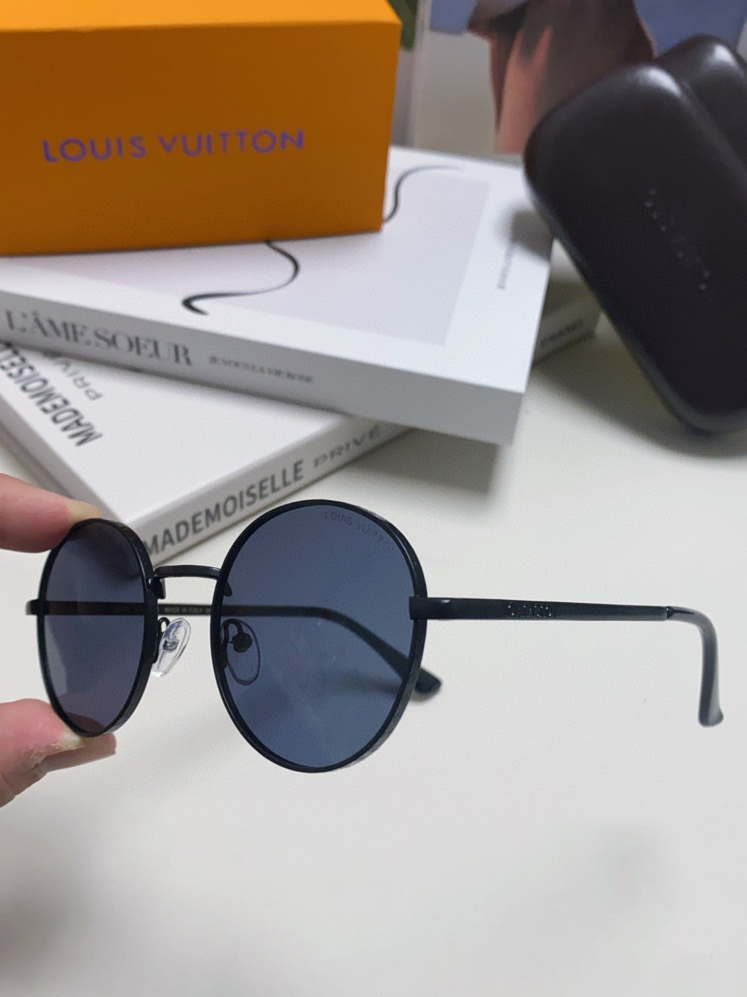 LOUIS VUITTON SIGNATURE ROUND SUNGLASSES 581383 IN BLACK METAL
