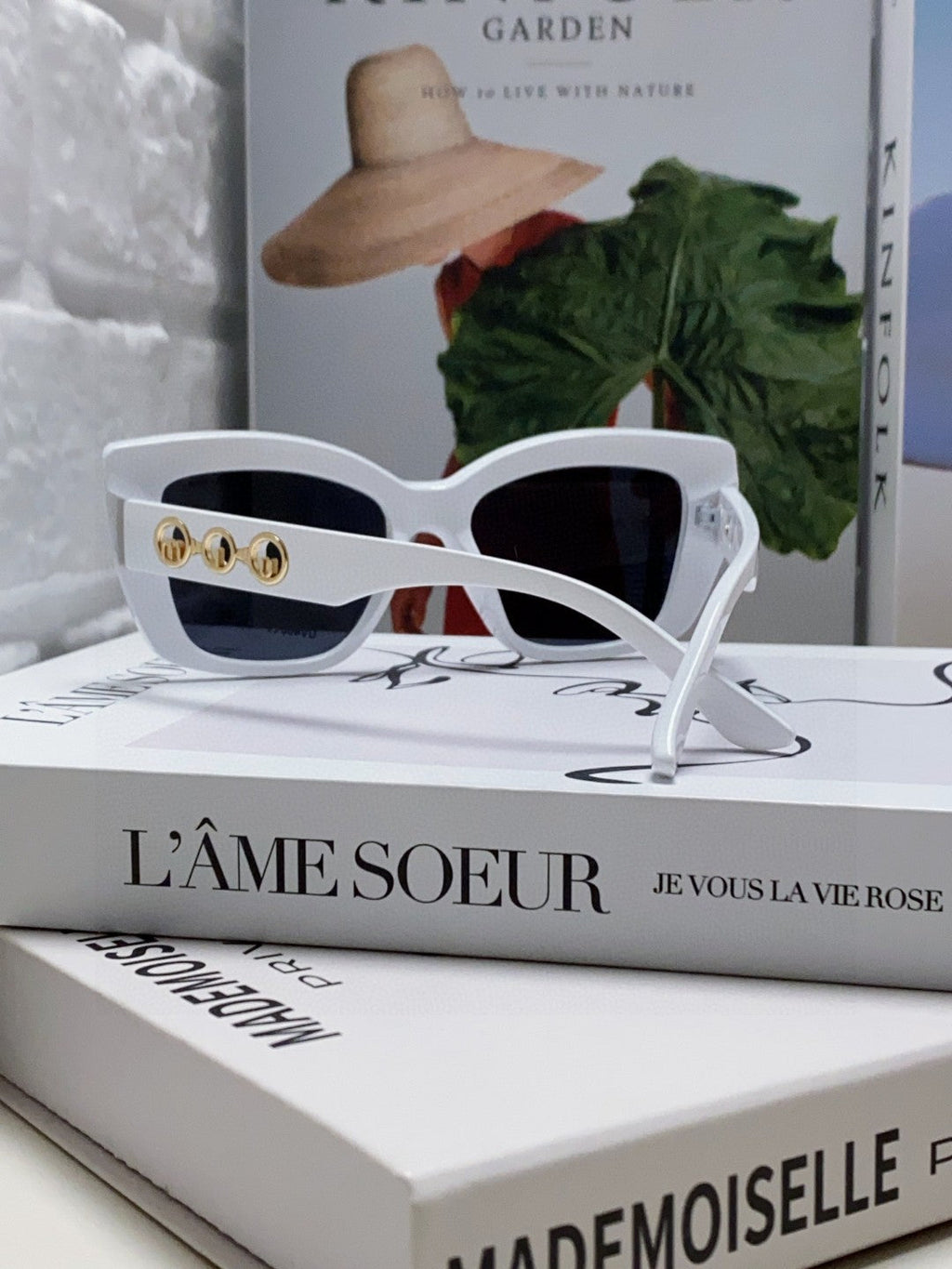 MIU MIU LOGO CAT EYE SUNGLASSES 513004 IN WHITE ACETATE