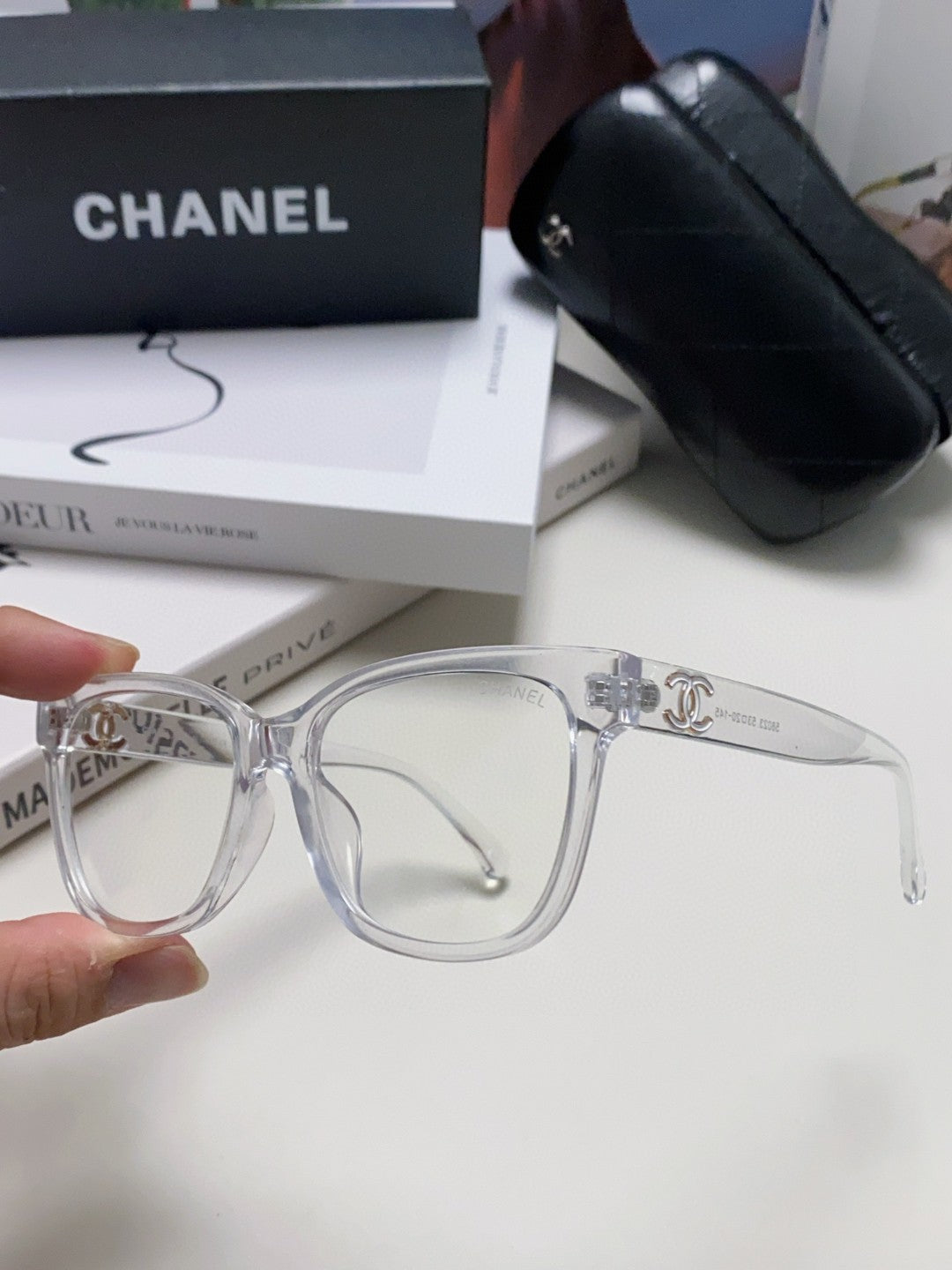 CHANEL SQUARE SUNGLASSES 632887 IN CLEAR ACETATE
