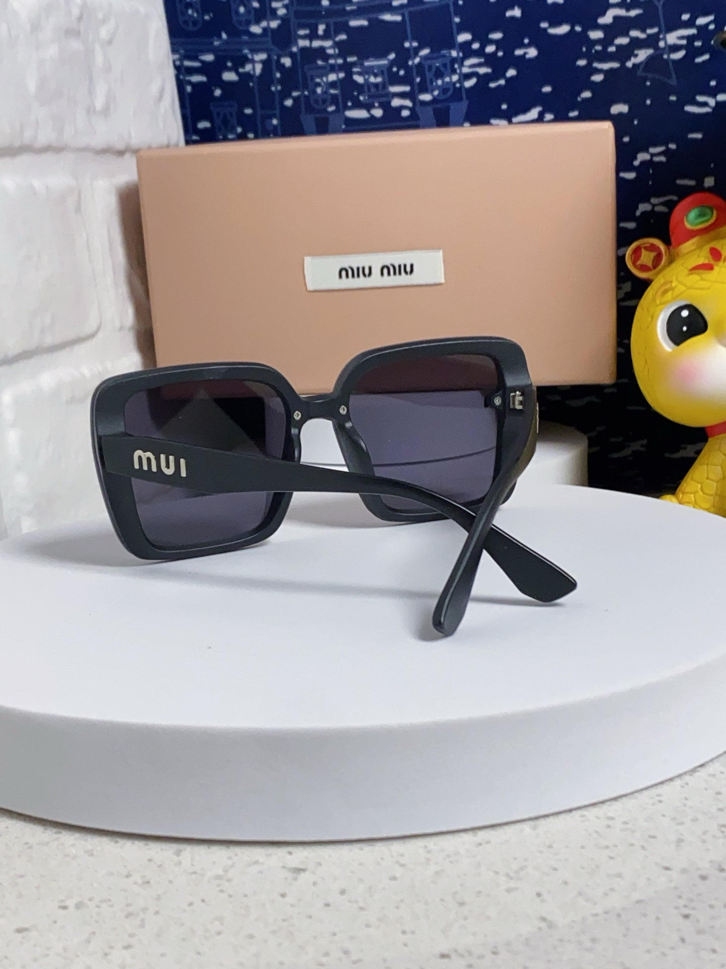 MIU MIU RUNWAY SQUARE SUNGLASSES 563199 IN ACETATE