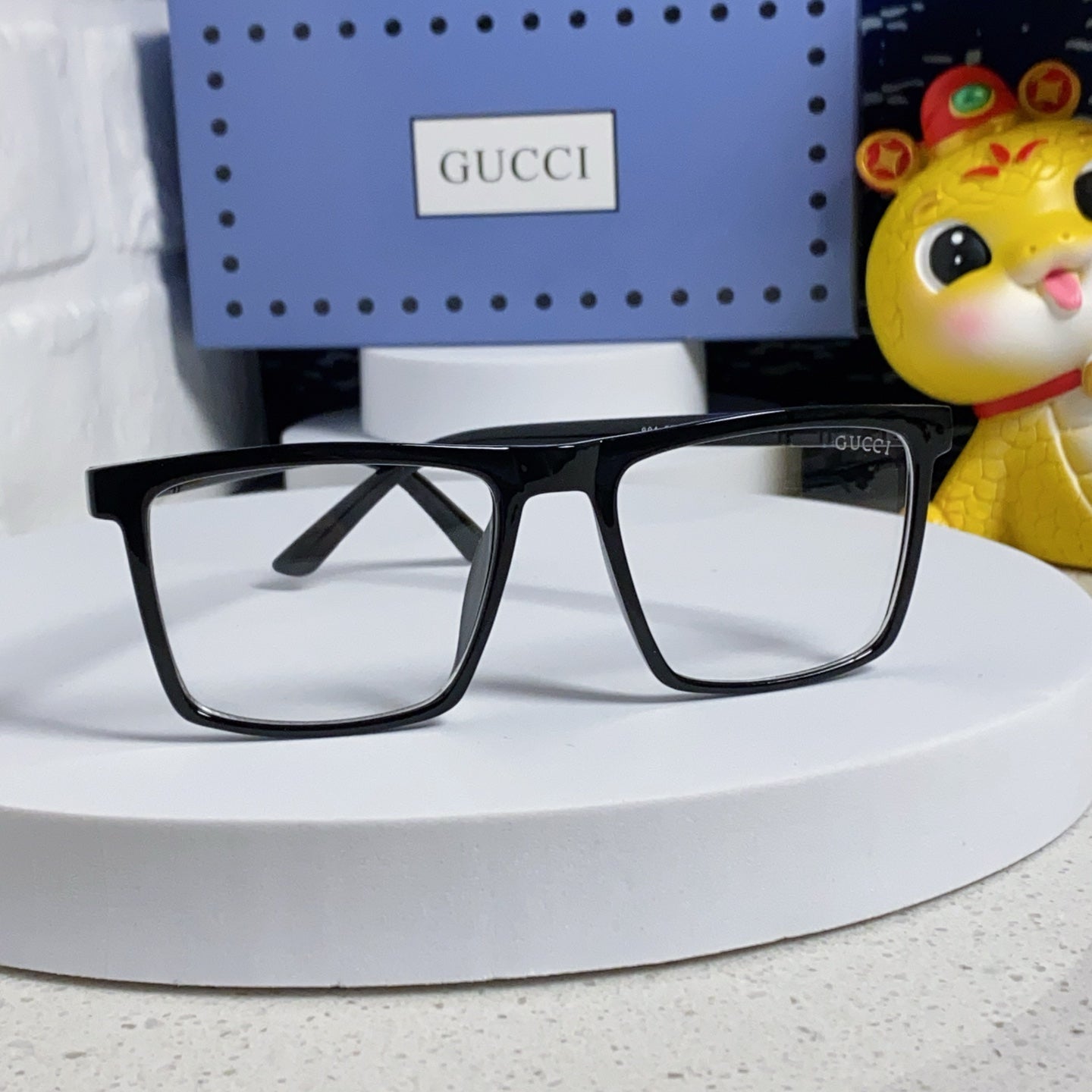 GUCCI RECTANGULAR FRAME SUNGLASSES 563257 IN ACETATE