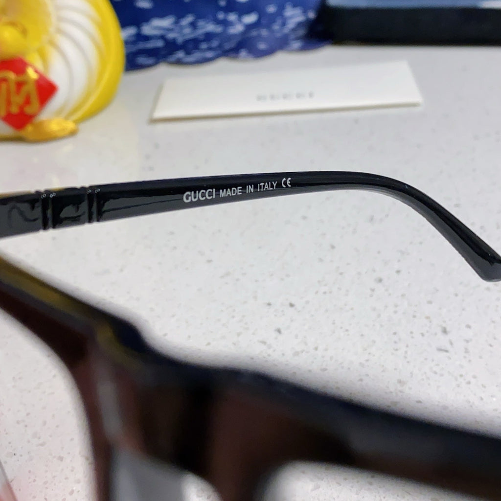 GUCCI RECTANGULAR FRAME SUNGLASSES 563257 IN ACETATE