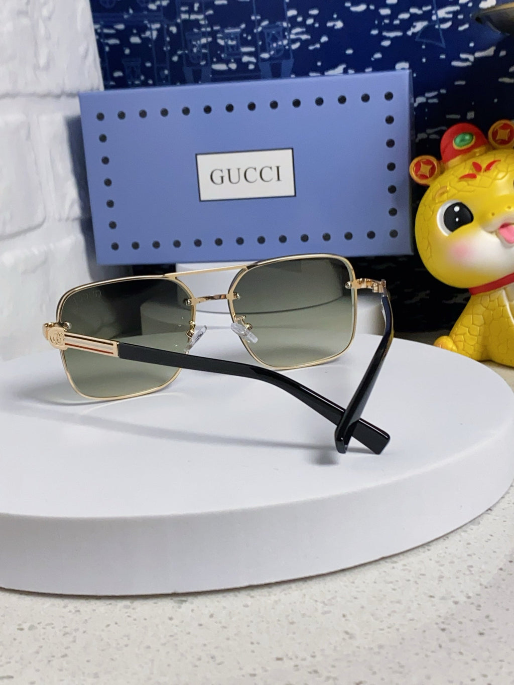 GUCCI SQUARE FRAME SUNGLASSES 563175 IN METAL