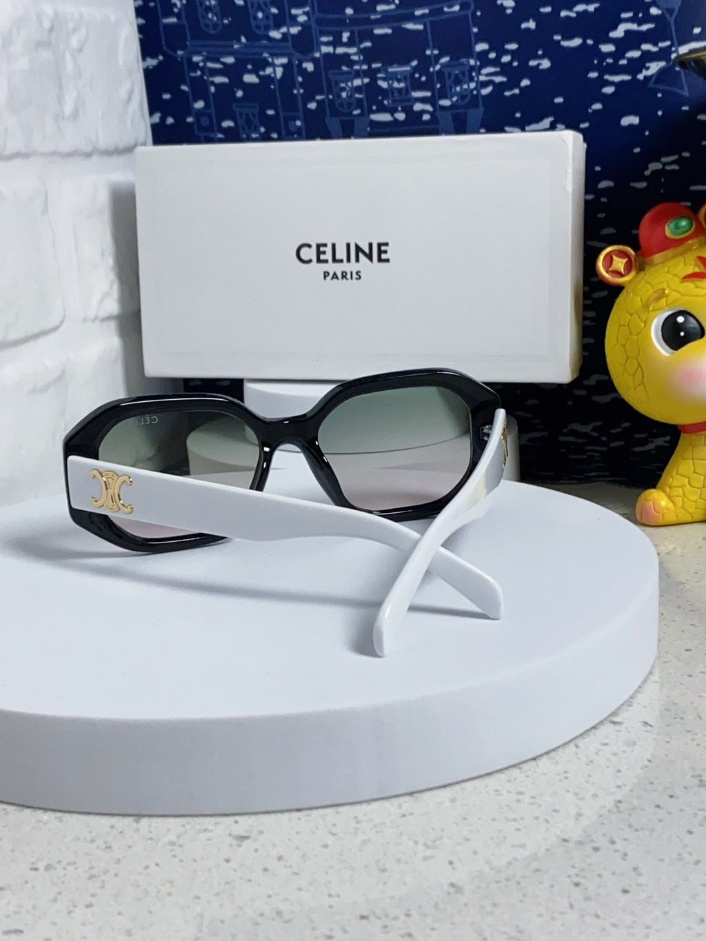 CELINE TRIOMPHE SQUARE SUNGLASSES 566739 IN BLACK AND WHITE ACETATE