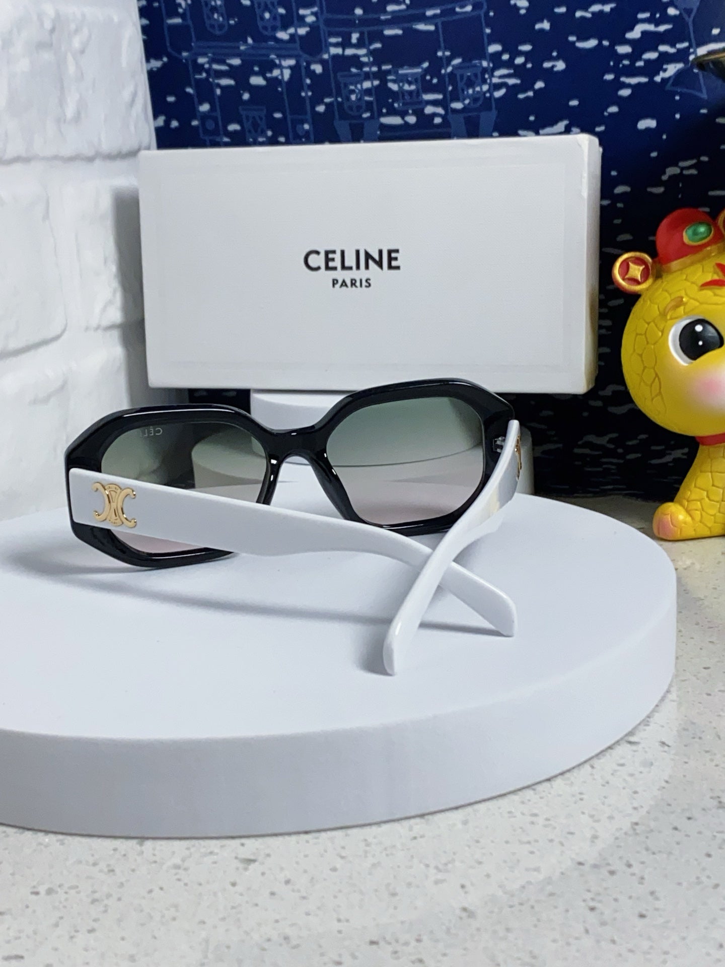 CELINE TRIOMPHE SQUARE SUNGLASSES 566739 IN BLACK AND WHITE ACETATE