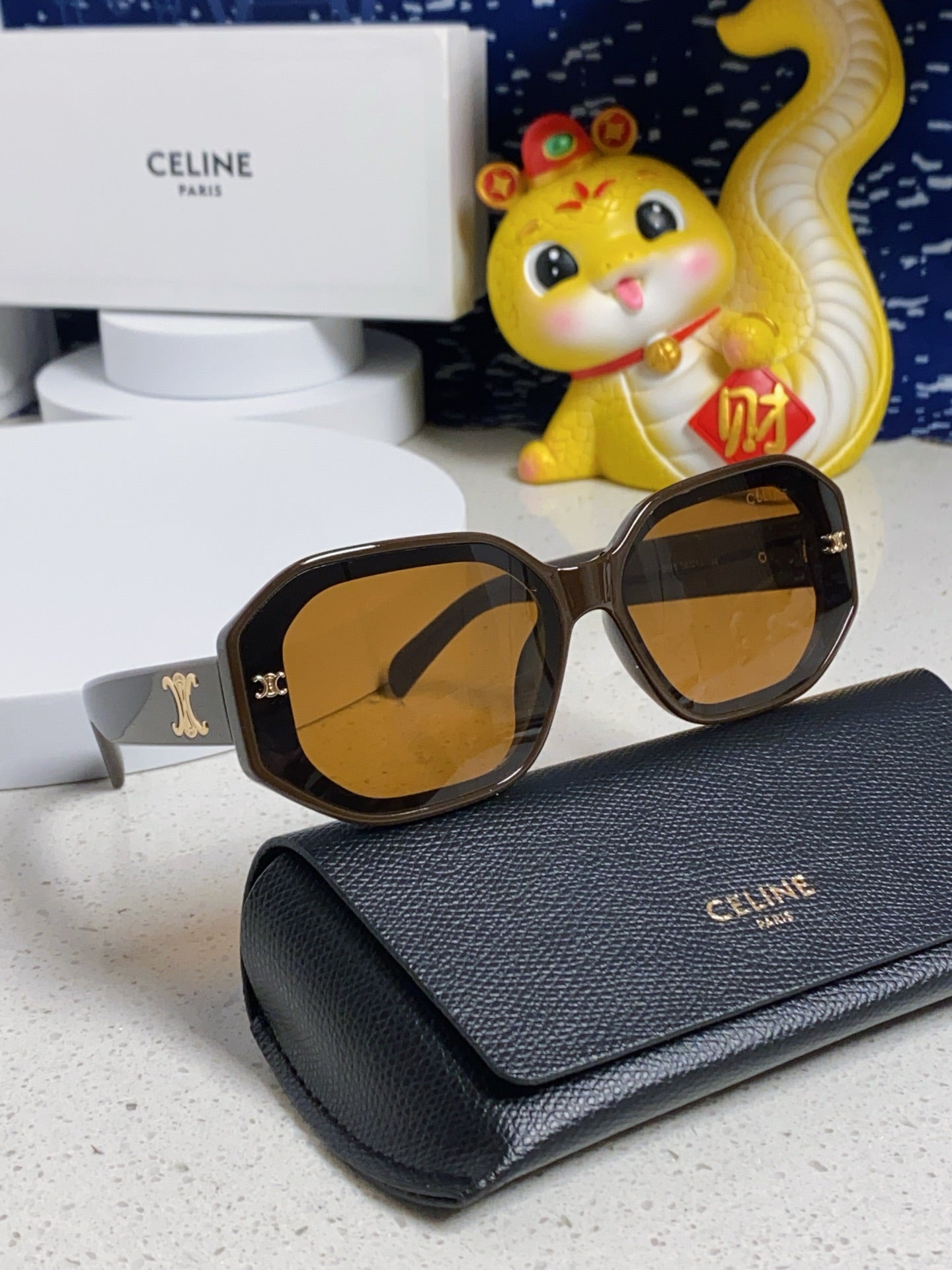 CELINE TRIOMPHE SQUARE SUNGLASSES 566742 IN CAMEL ACETATE