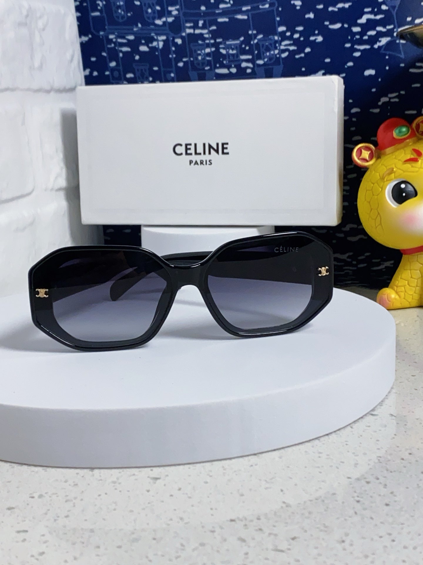 CELINE TRIOMPHE SQUARE SUNGLASSES 566743 IN BLACK ACETATE GRADIENT SMOKE LENSES