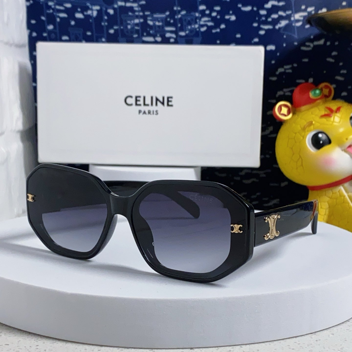 CELINE TRIOMPHE SQUARE SUNGLASSES 566743 IN BLACK ACETATE GRADIENT SMOKE LENSES