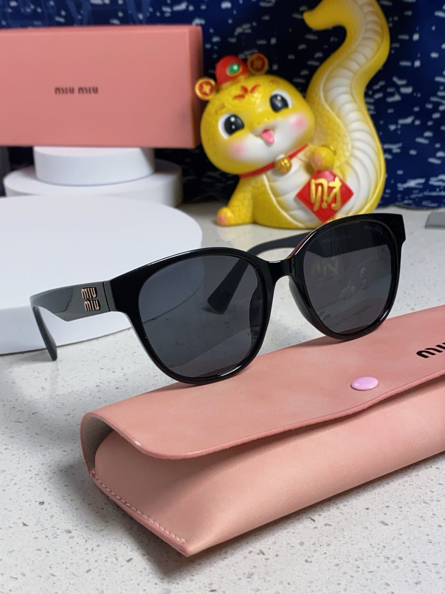 MIU MIU RUNWAY SUNGLASSES 567505 IN BLACK ACETATE BLACK LENSES