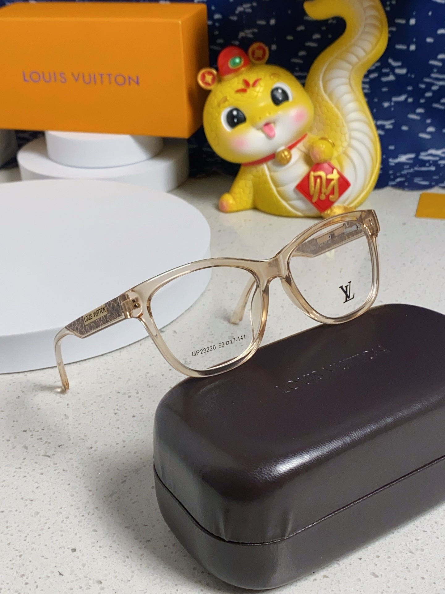 LOUIS VUITTON CAT EYE SUNGLASSES 570277 IN LIGHT BROWN CLEAR ACETATE EMBOSSED LOGO