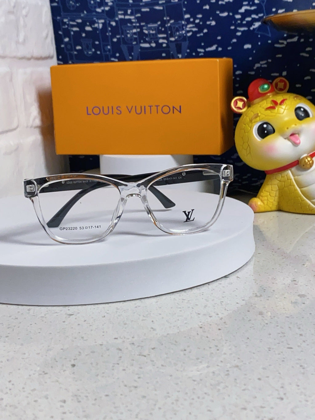 LOUIS VUITTON CAT EYE SUNGLASSES 570278 IN CLEAR ACETATE EMBOSSED LOGO