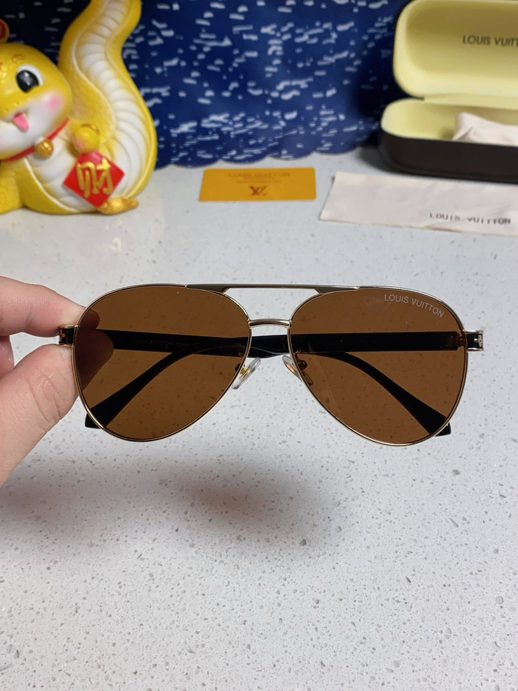 LOUIS VUITTON PILOT SUNGLASSES 571634 IN GOLD METAL BROWN LENSES MONOGRAM LOGO