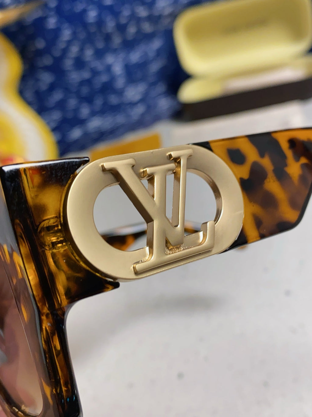LOUIS VUITTON LINK SQUARE SUNGLASSES 570275 IN HAVANA ACETATE GOLD LOGO