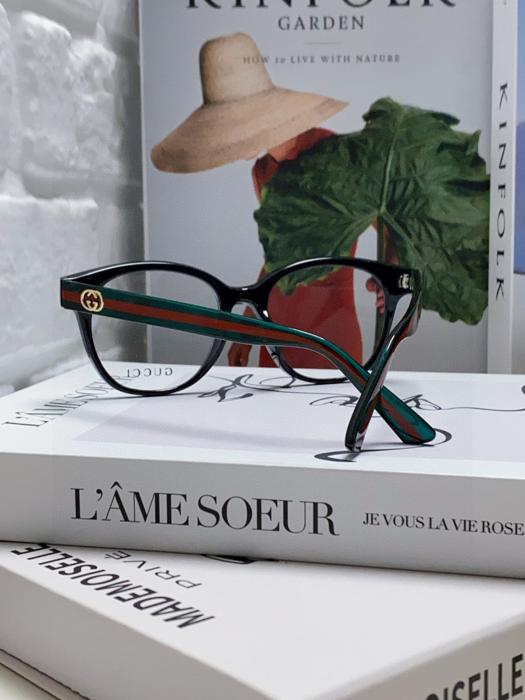 GUCCI BUTTERFLY FRAME SUNGLASSES 570220 IN ACETATE