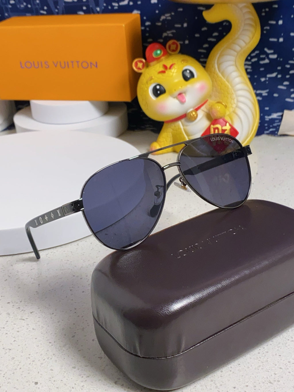 LOUIS VUITTON PILOT SUNGLASSES 571636 IN METAL BLACK LENSES MONOGRAM LOGO