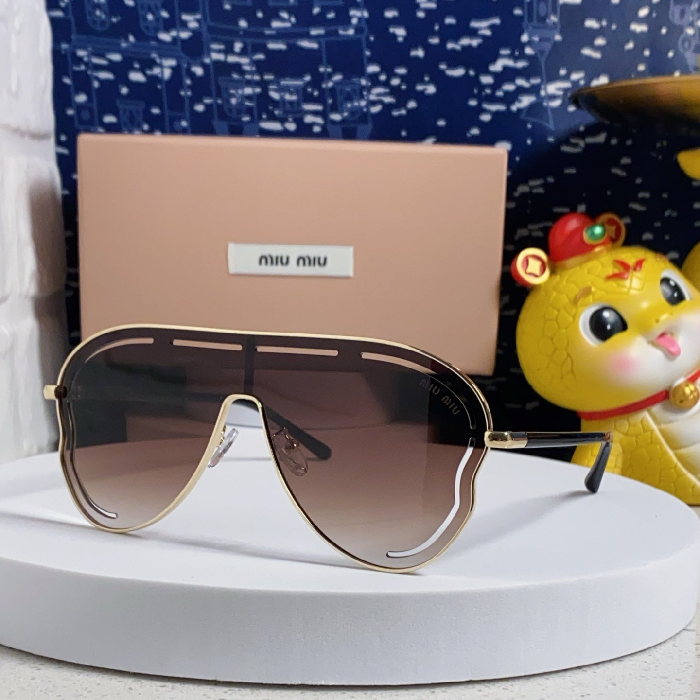 MIU MIU RUNWAY SUNGLASSES 571638 IN GOLD METAL BROWN SMOKE LENSES