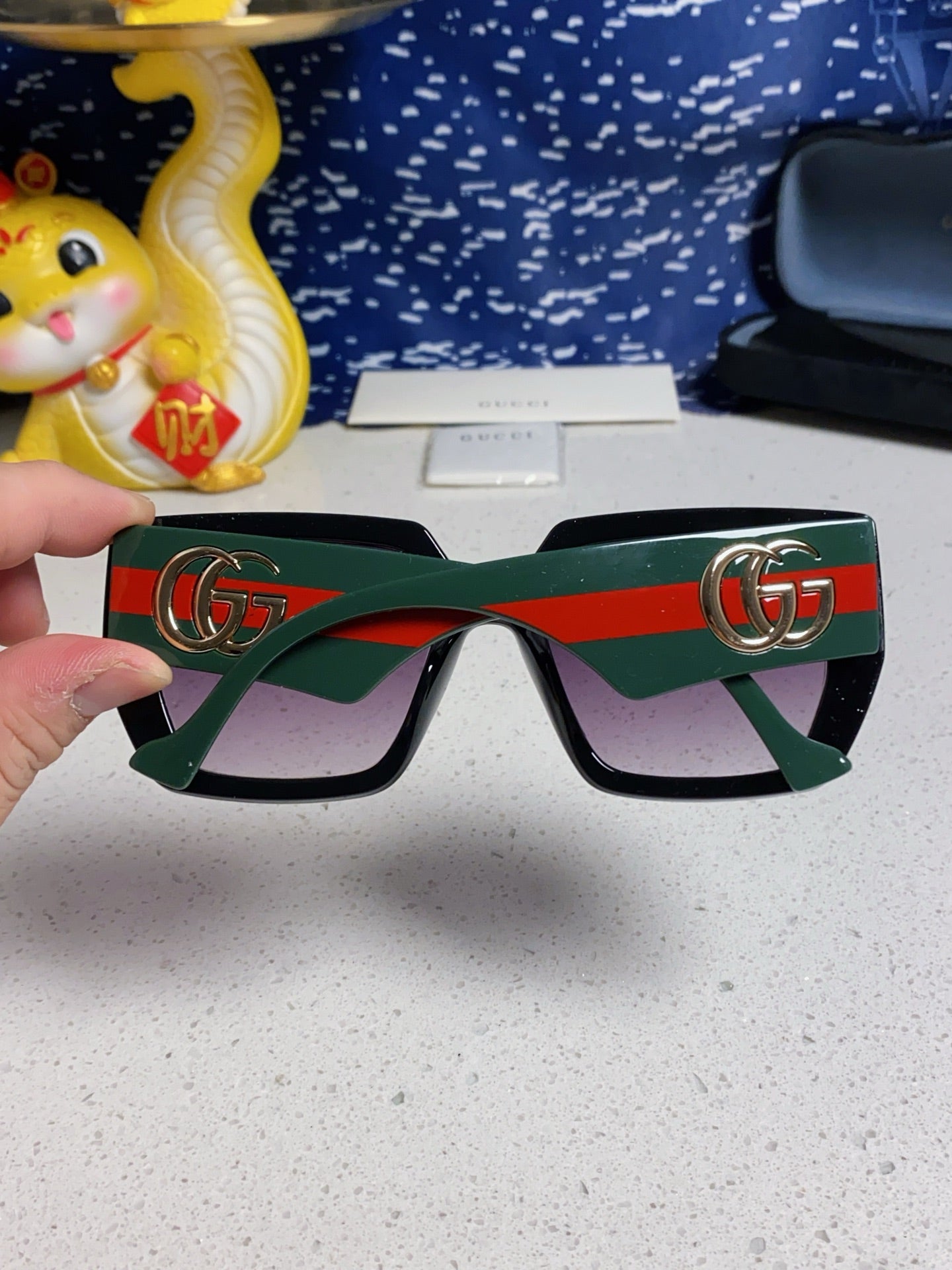 GUCCI SQUARE FRAME SUNGLASSES 573303 IN ACETATE EMBOSSED LOGO