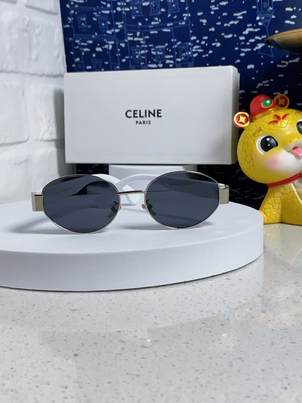 CELINE TRIOMPHE SUNGLASSES 538530 IN WHITE ACETATE BLACK LENSES