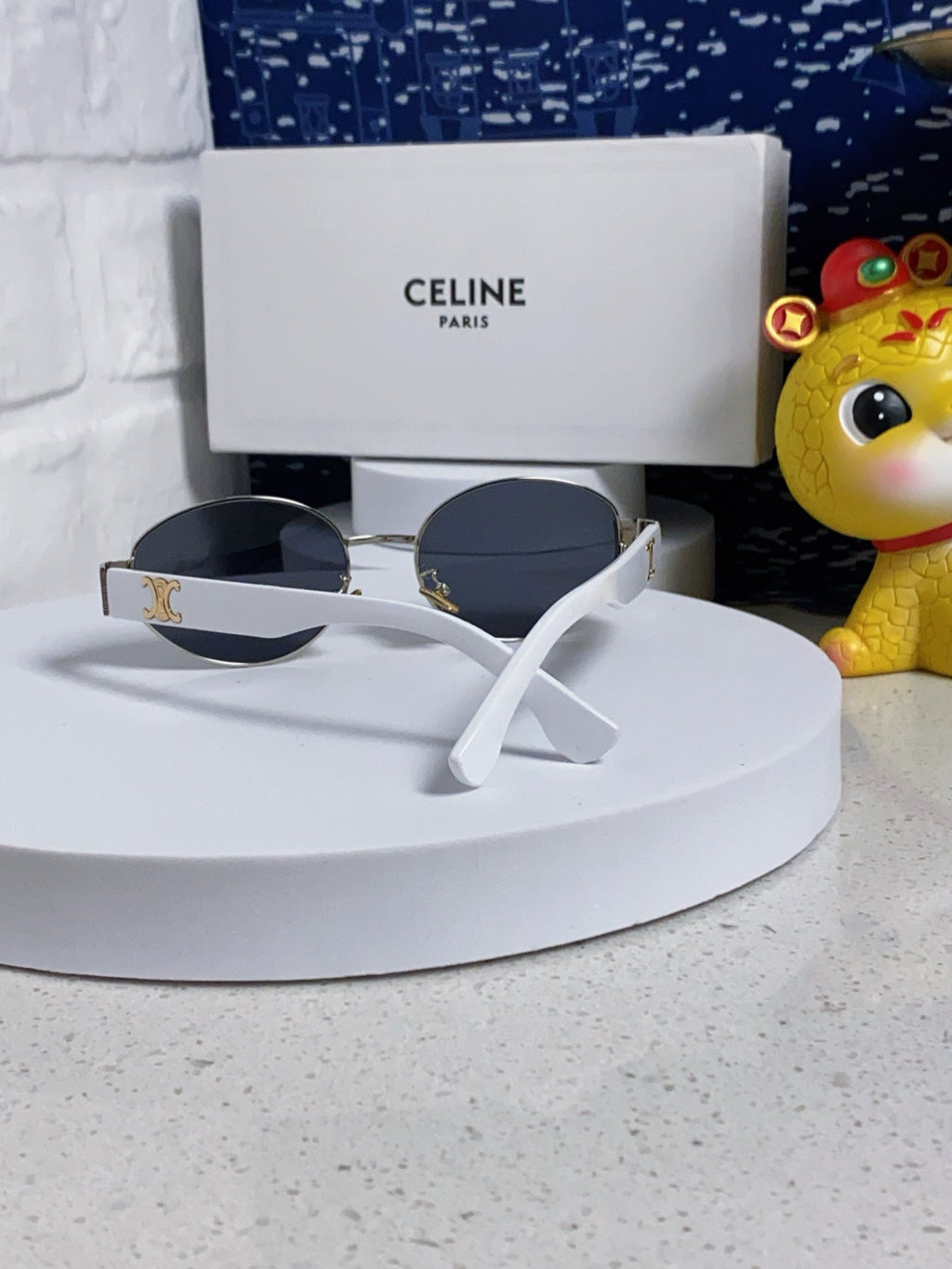 CELINE TRIOMPHE SUNGLASSES 538530 IN WHITE ACETATE BLACK LENSES