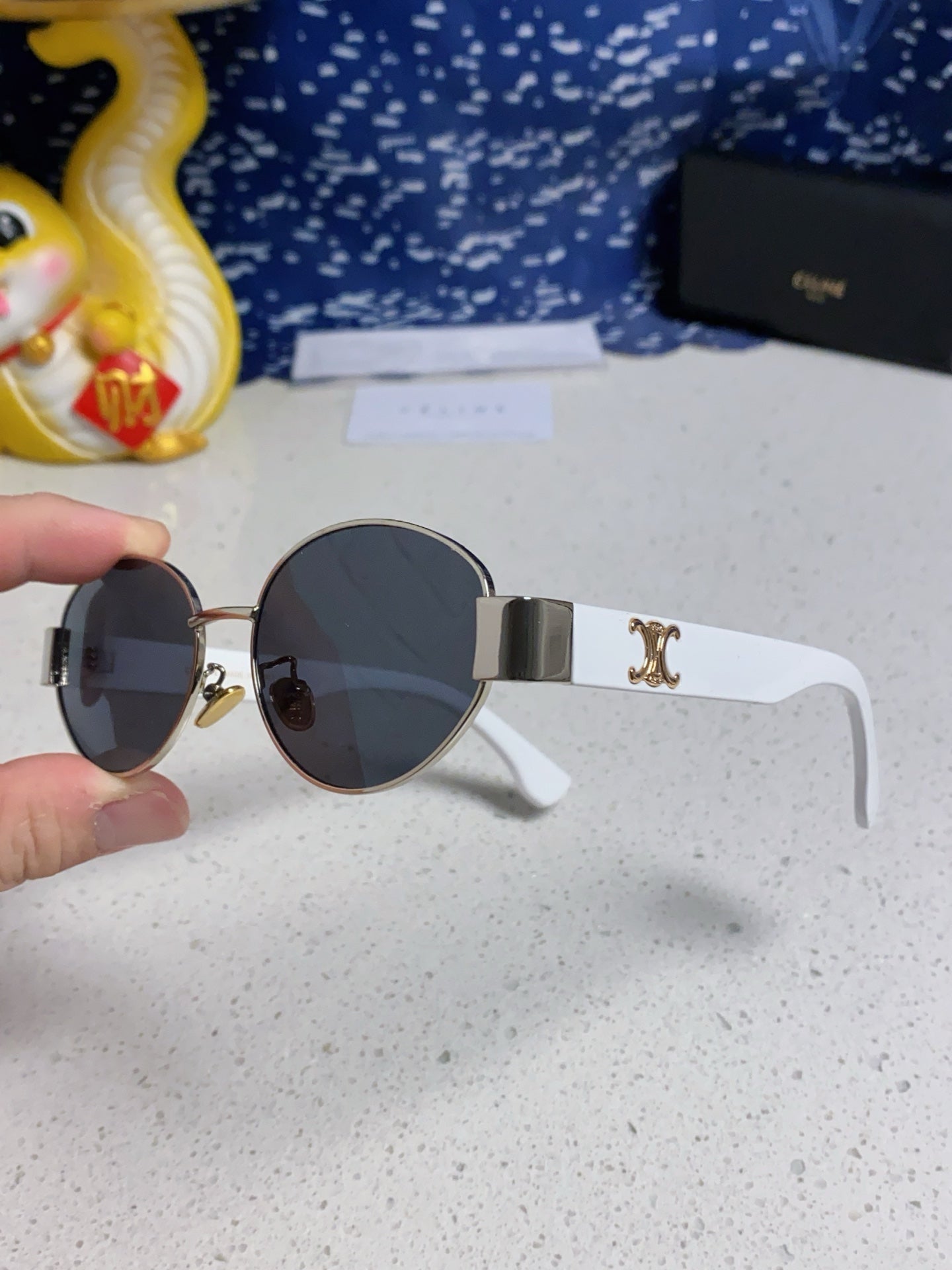 CELINE TRIOMPHE SUNGLASSES 538530 IN WHITE ACETATE BLACK LENSES