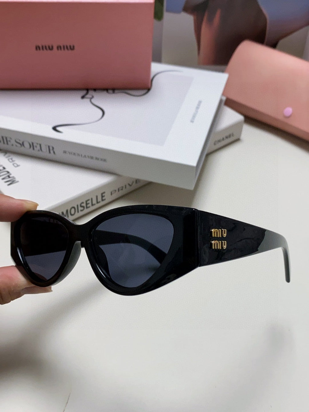 MIU MIU LOGO SUNGLASSES 576812 IN BLACK ACETATE