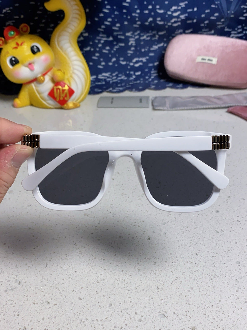 MIU MIU GLIMPSE SQUARE SUNGLASSES 554615 IN WHITE ACETATE