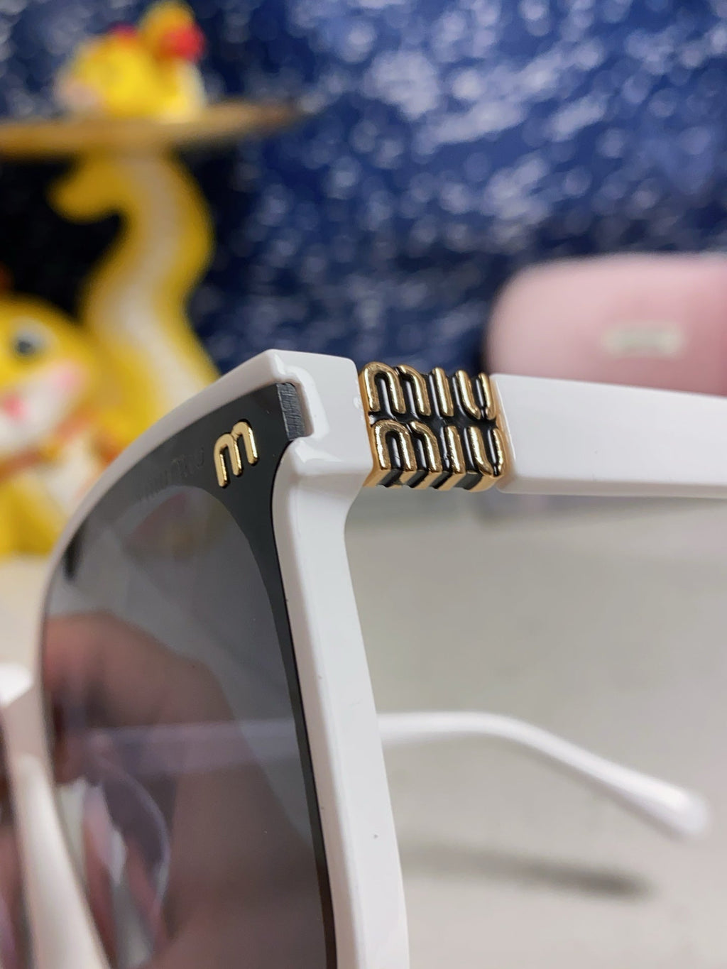 MIU MIU GLIMPSE SQUARE SUNGLASSES 554615 IN WHITE ACETATE