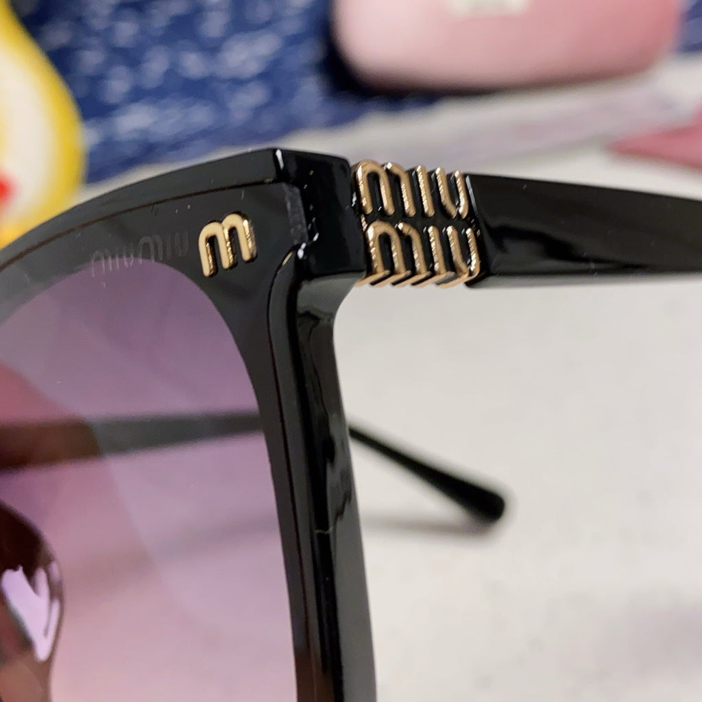 MIU MIU GLIMPSE SQUARE SUNGLASSES 554616 IN BLACK ACETATE GREY SMOKE LENS