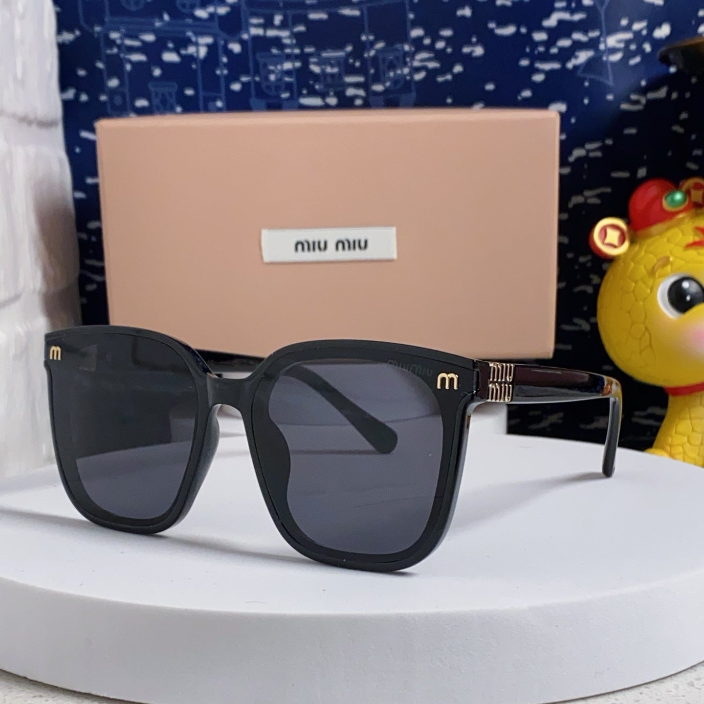 MIU MIU GLIMPSE SQUARE SUNGLASSES 554617 IN BLACK ACETATE BLACK LENS