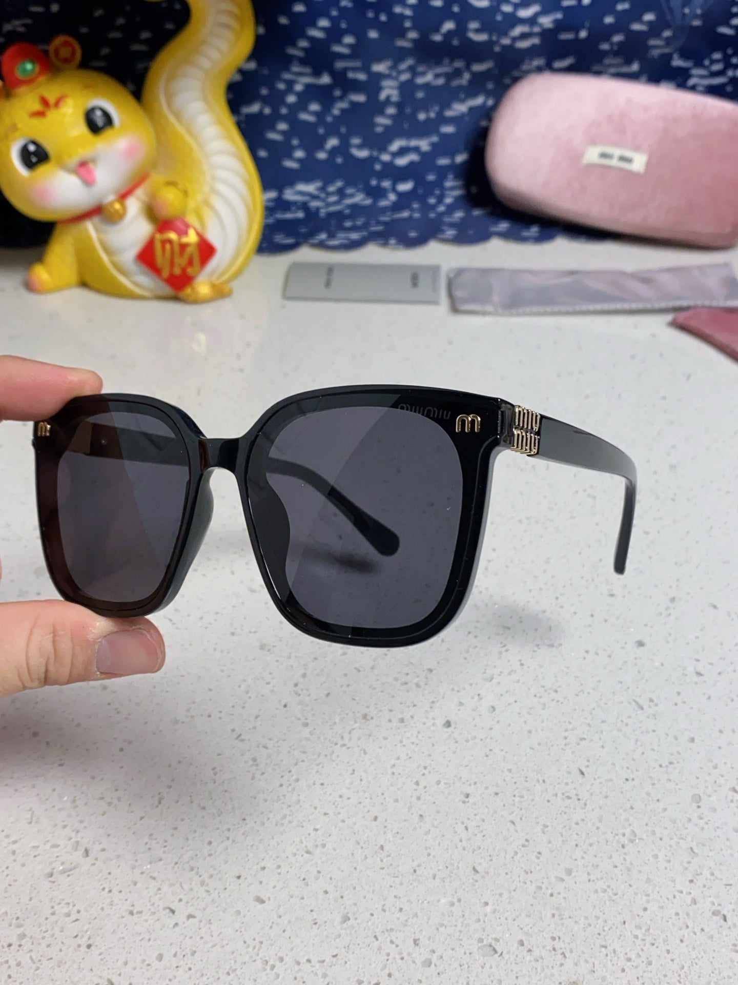 MIU MIU GLIMPSE SQUARE SUNGLASSES 554617 IN BLACK ACETATE BLACK LENS