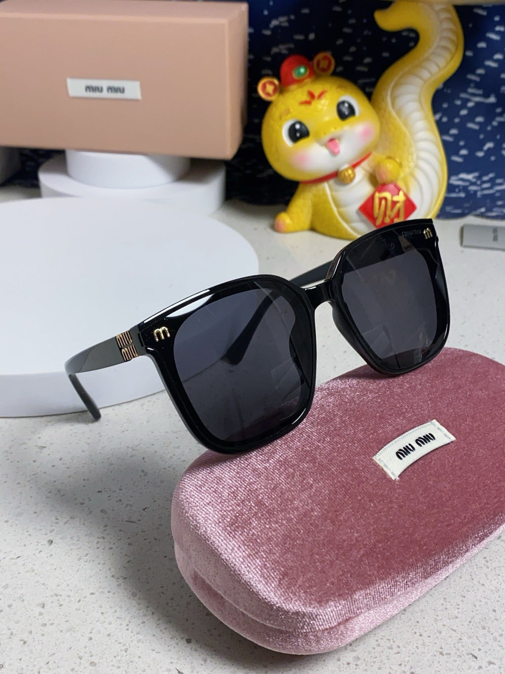 MIU MIU GLIMPSE SQUARE SUNGLASSES 554617 IN BLACK ACETATE BLACK LENS