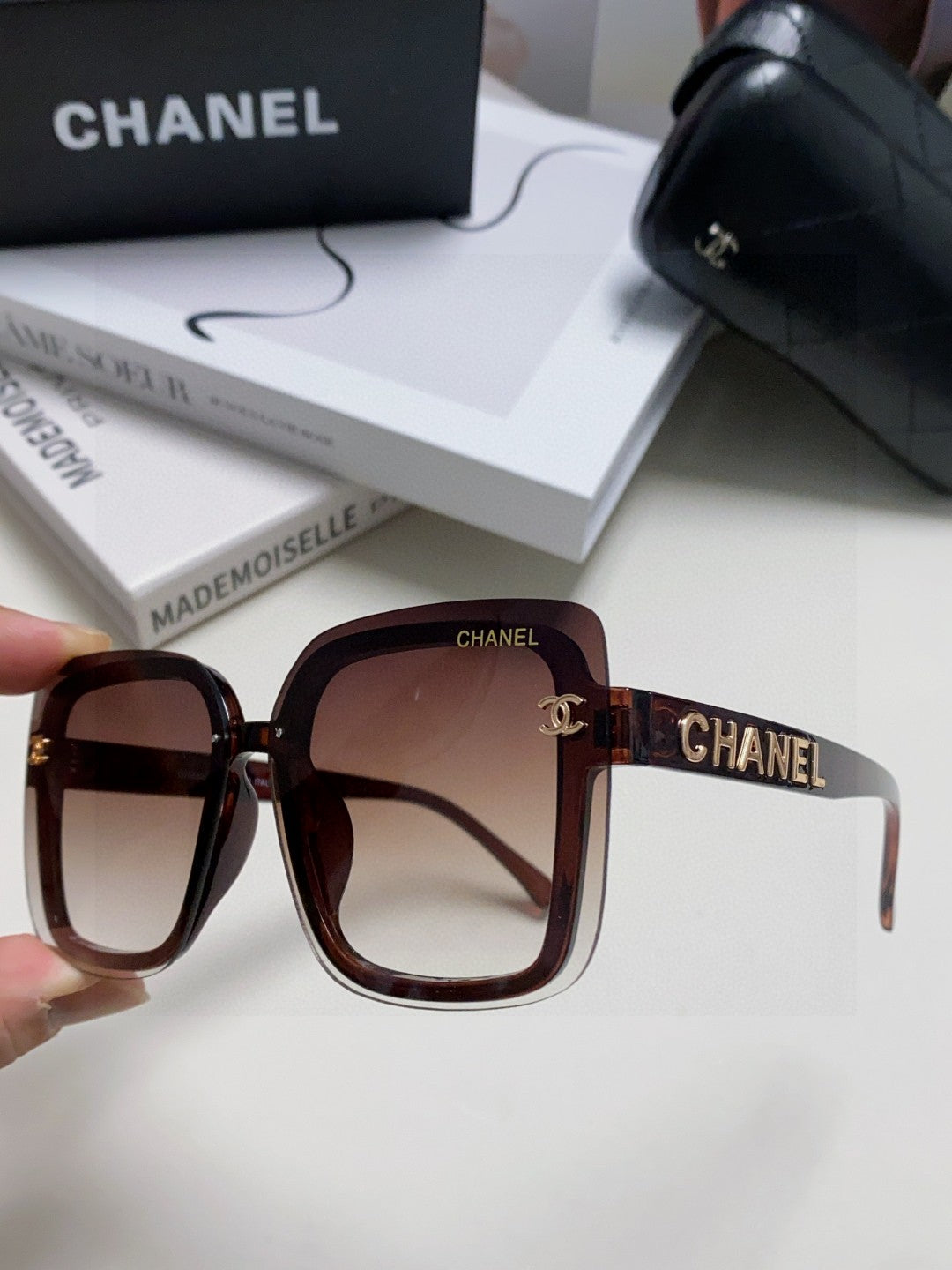 CHANEL SQUARE SUNGLASSES 638797 IN ACETATE